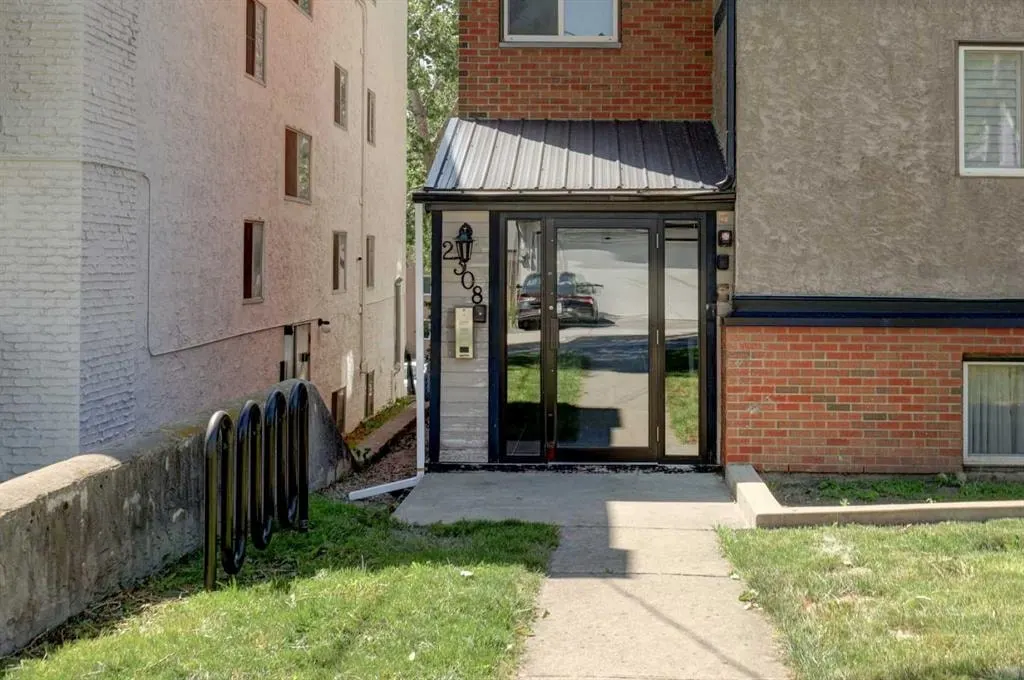 2308 17B Street SW #302 — photo 2