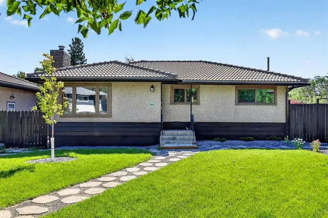 2018 Cottonwood Crescent SE