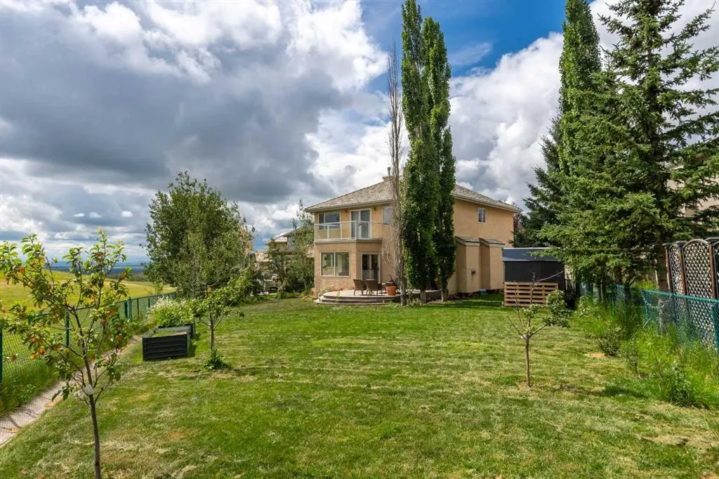 81 Royal Crest Terrace NW — photo 3