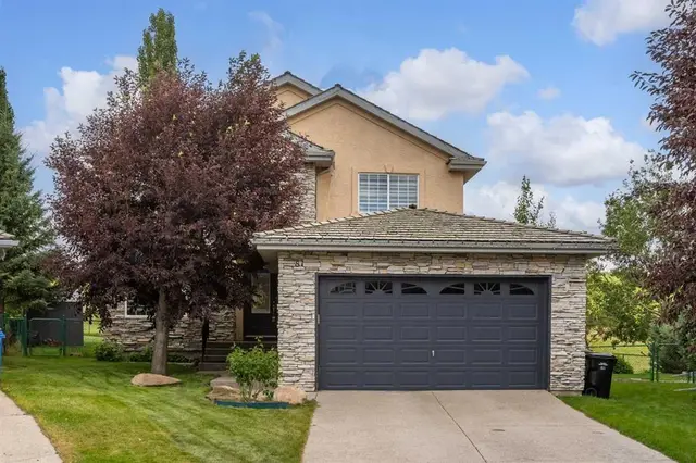 81 Royal Crest Terrace NW