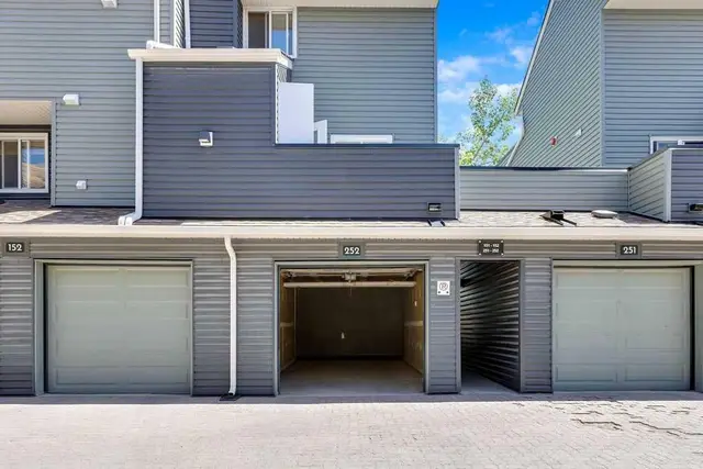 66 Glamis Green SW #252