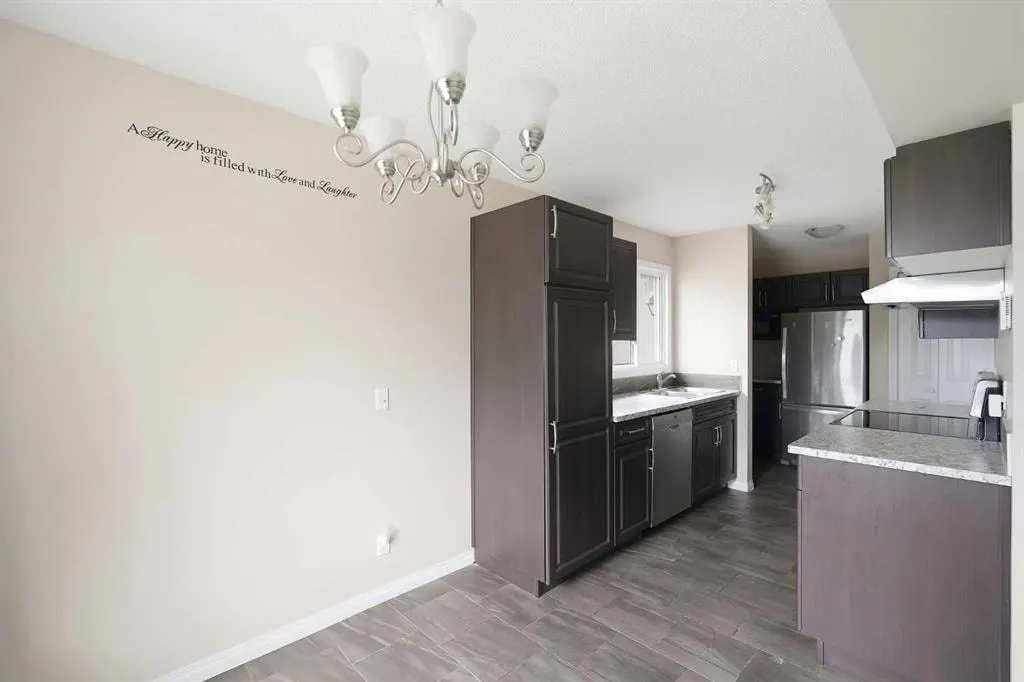 118 Dovertree Place SE — photo 3