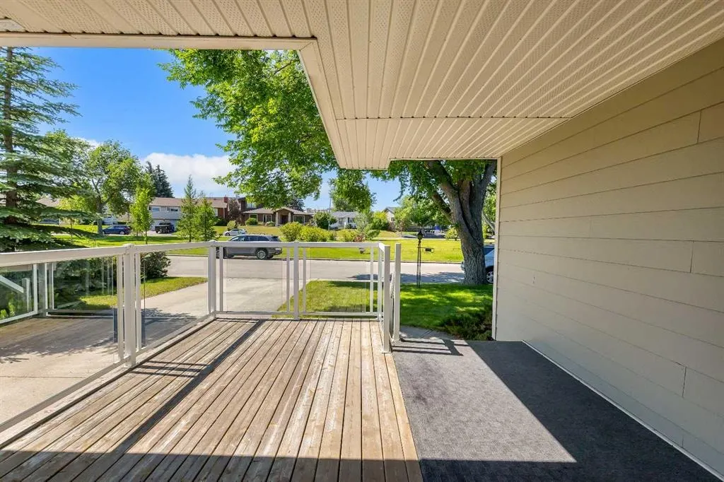 3324 Morley Crescent NW — photo 3