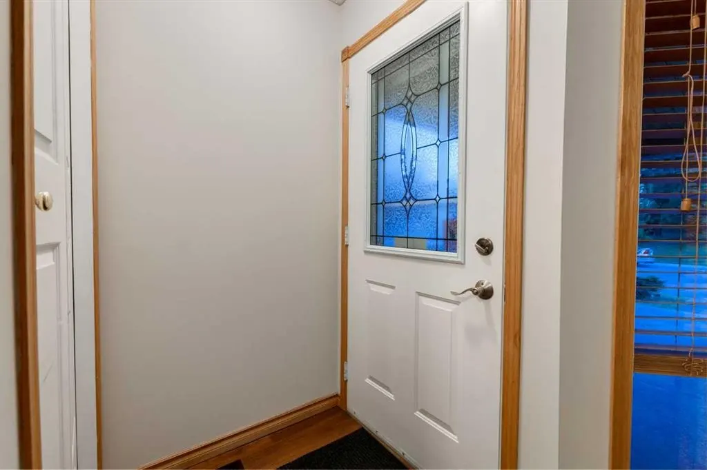380 Shawcliffe Circle SW — photo 2
