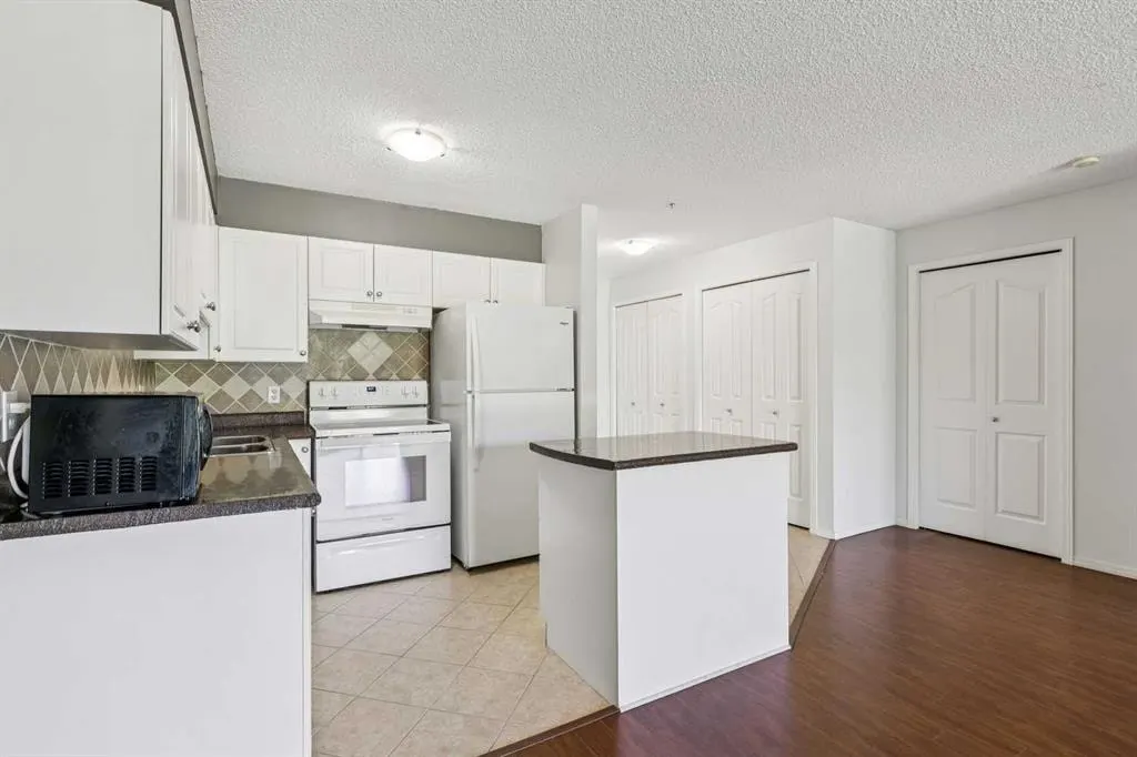 1000 Citadel Meadow Point NW #209 — photo 3