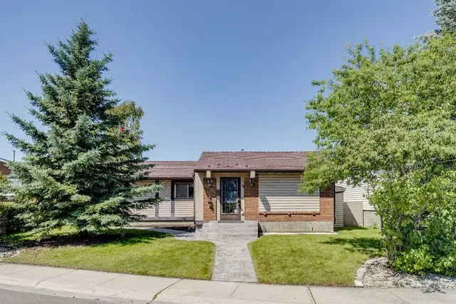 4819 Rundlewood Drive NE