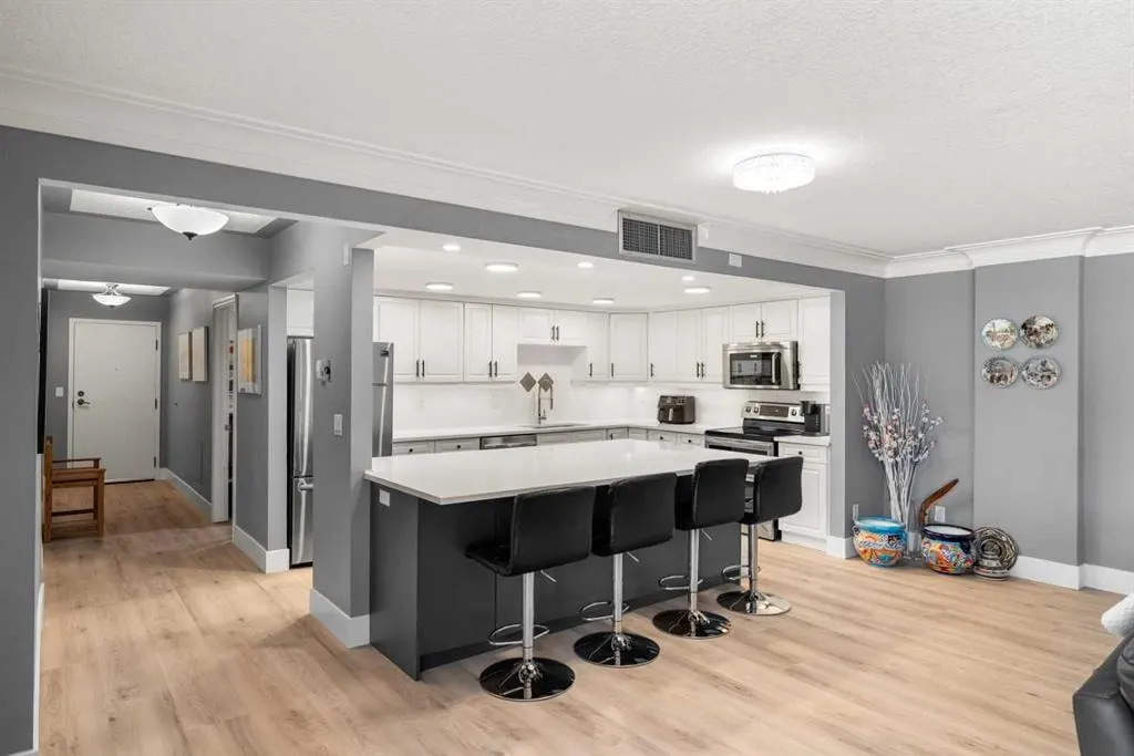 2425 90 Avenue SW #207 — photo 3
