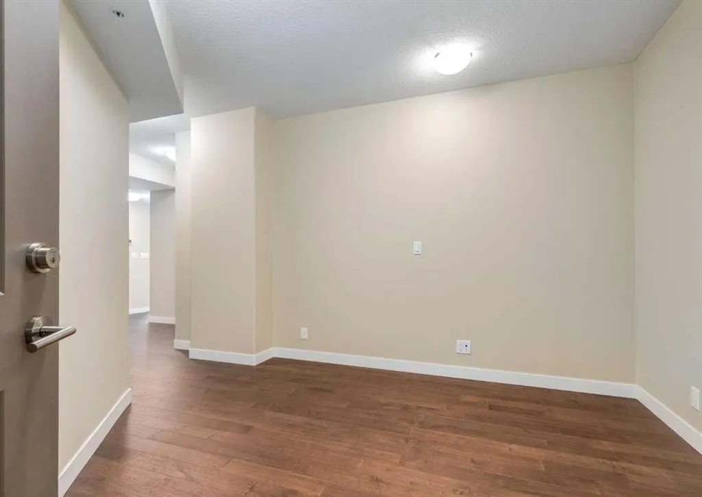 32 Varsity Estates Circle NW #408 — photo 3