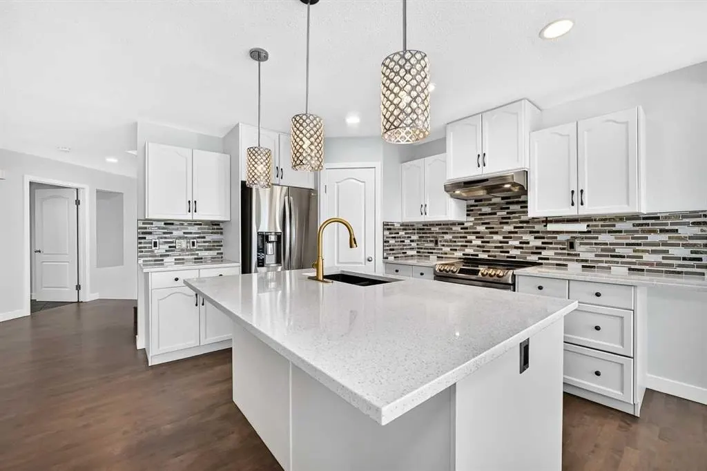98 Panamount Villas NW — photo 3