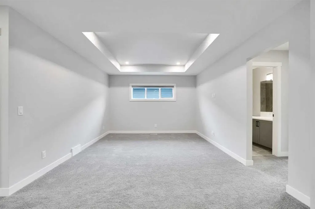 289 Ambleside Avenue NW — photo 3