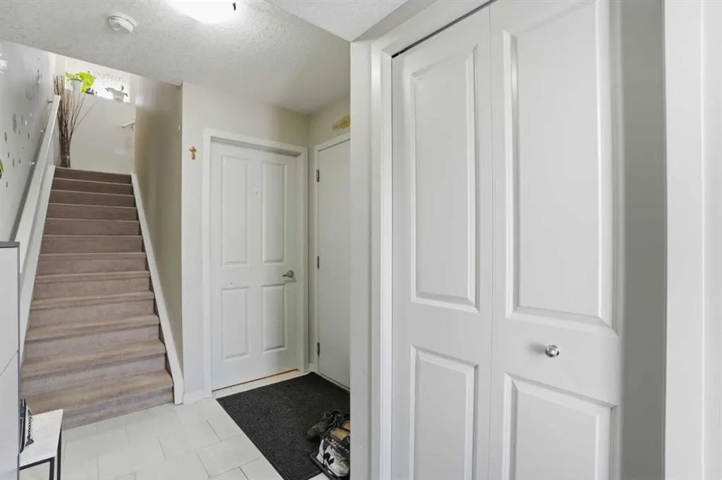 227 Copperpond Row SE — photo 2