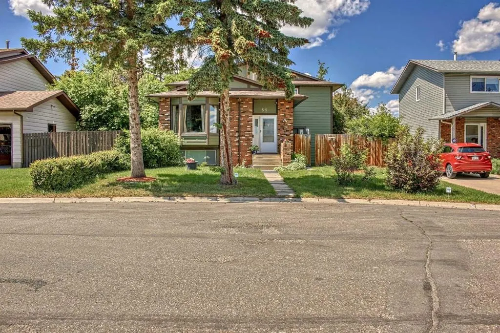 55 Bermuda Close NW — photo 2