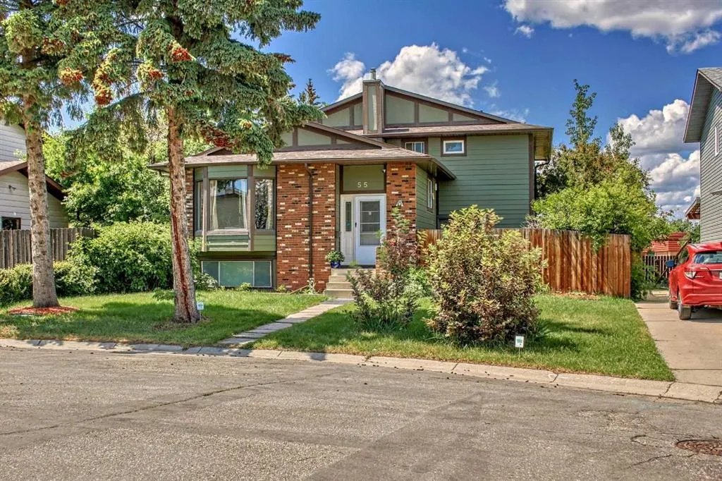 55 Bermuda Close NW — photo 3