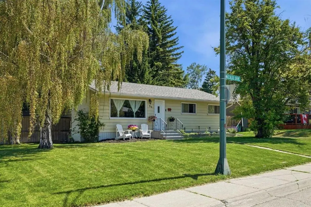 96 Waterloo Drive SW — photo 2
