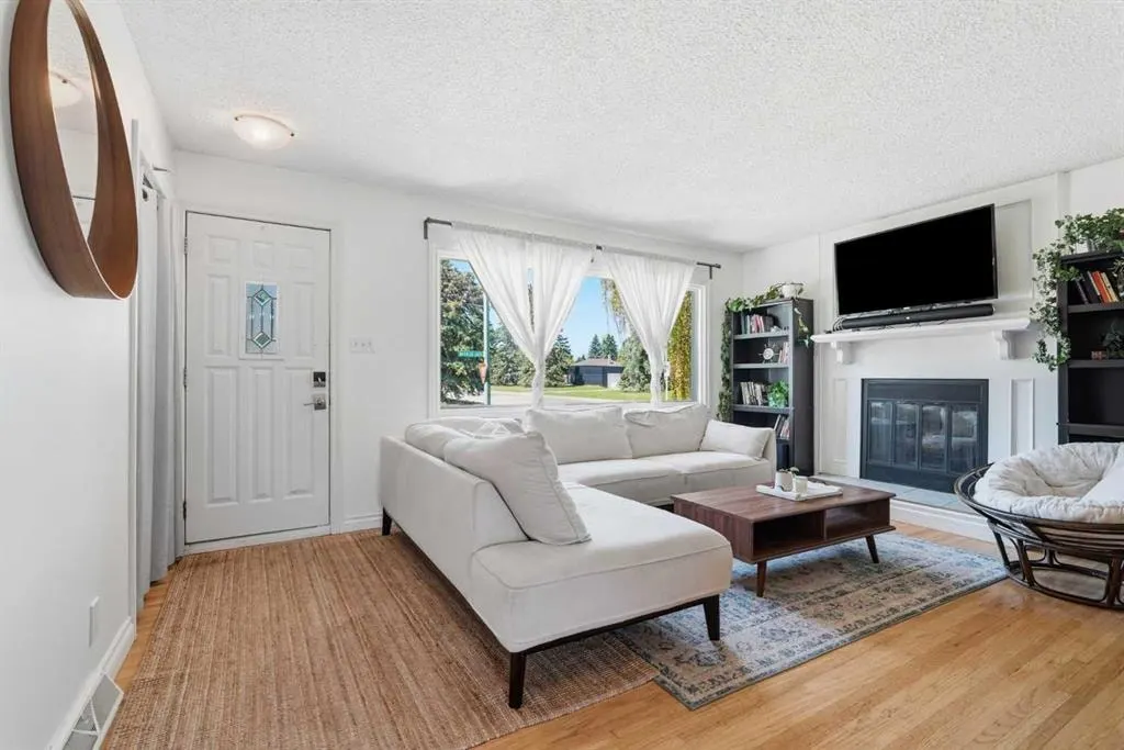 96 Waterloo Drive SW — photo 3