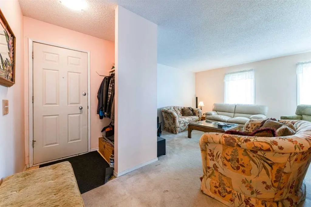 6823 4 Avenue SE — photo 3