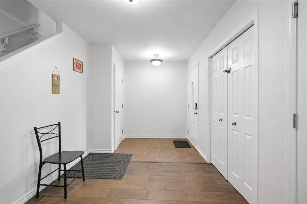 140 Tarawood Grove NE — photo 3