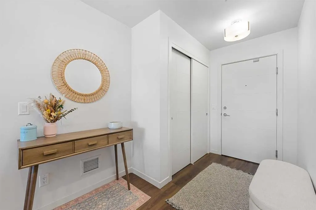 317 22 Avenue SW #307 — photo 3