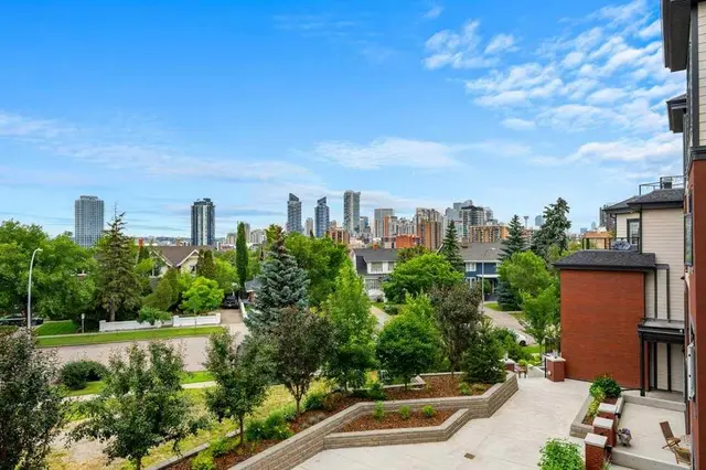 1702 17 Avenue SW #306
