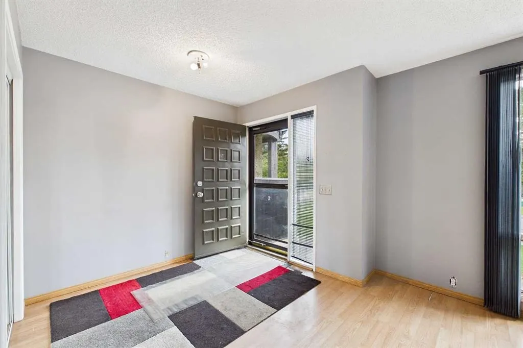 2300 Oakmoor Drive SW #3 — photo 2