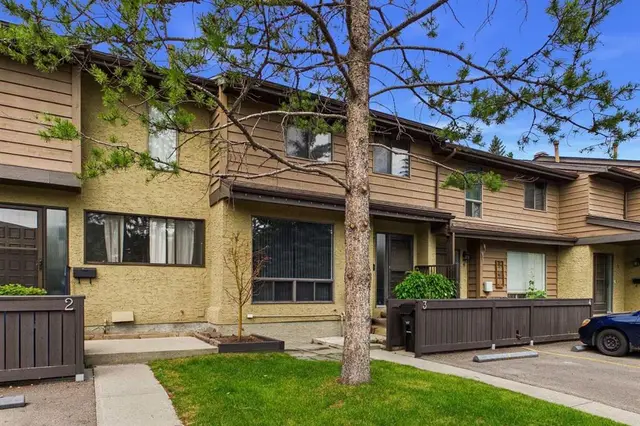 2300 Oakmoor Drive SW #3