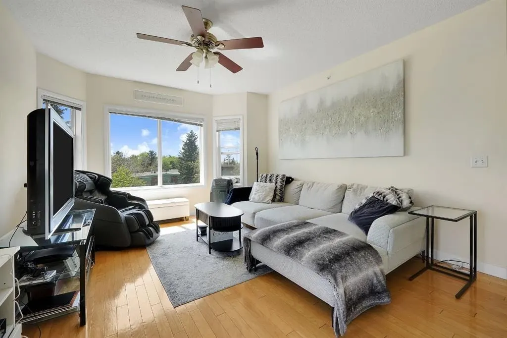 1920 14 Avenue NE #227 — photo 3