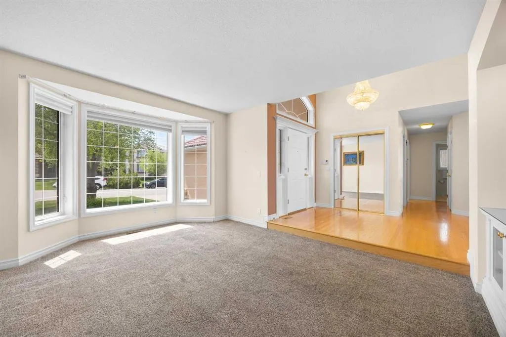 191 Hamptons Terrace NW — photo 3