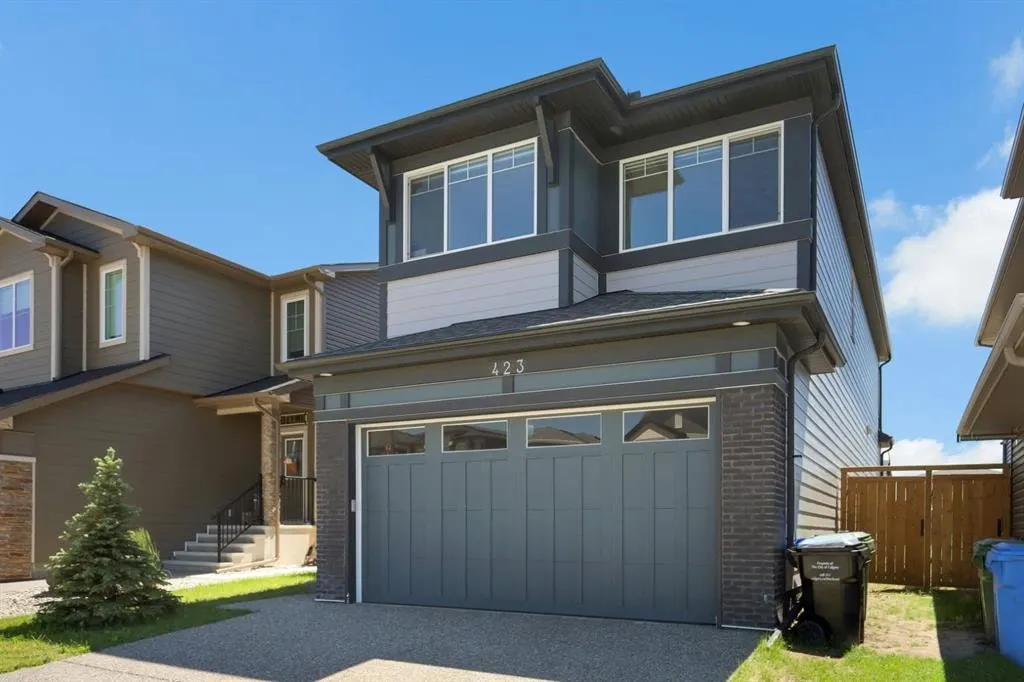 423 Legacy Circle SE — photo 1