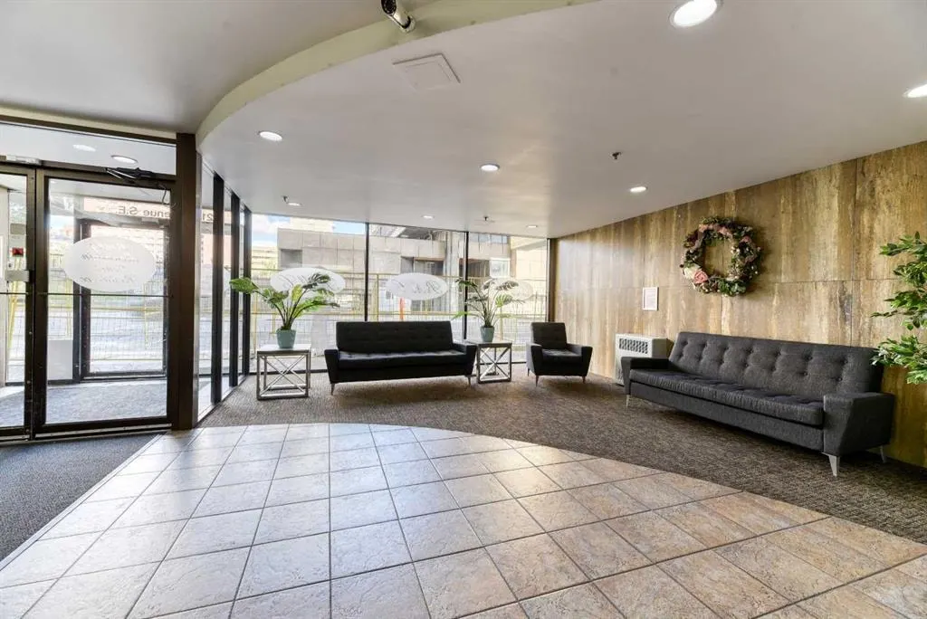 221 6 Avenue SE #2209 — photo 3