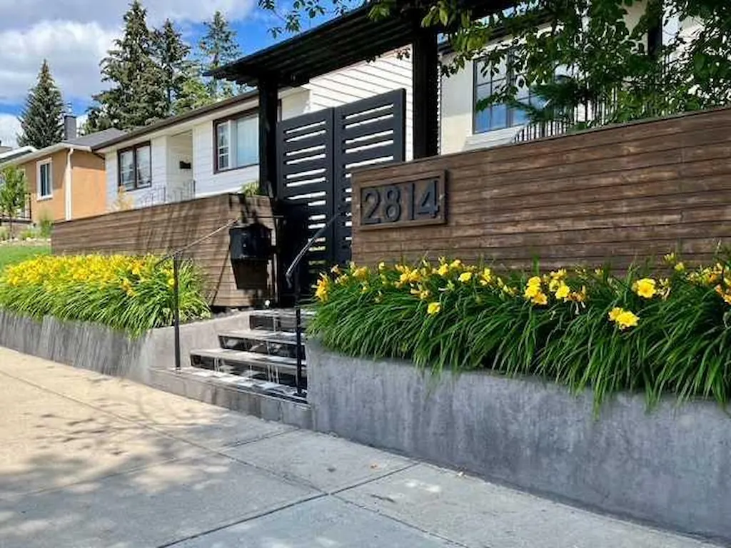 2814 14 Street SW — photo 2