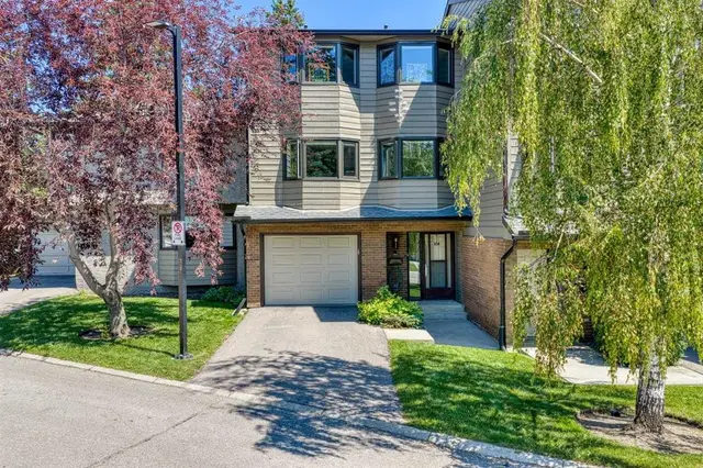 23 Glamis Drive SW #104