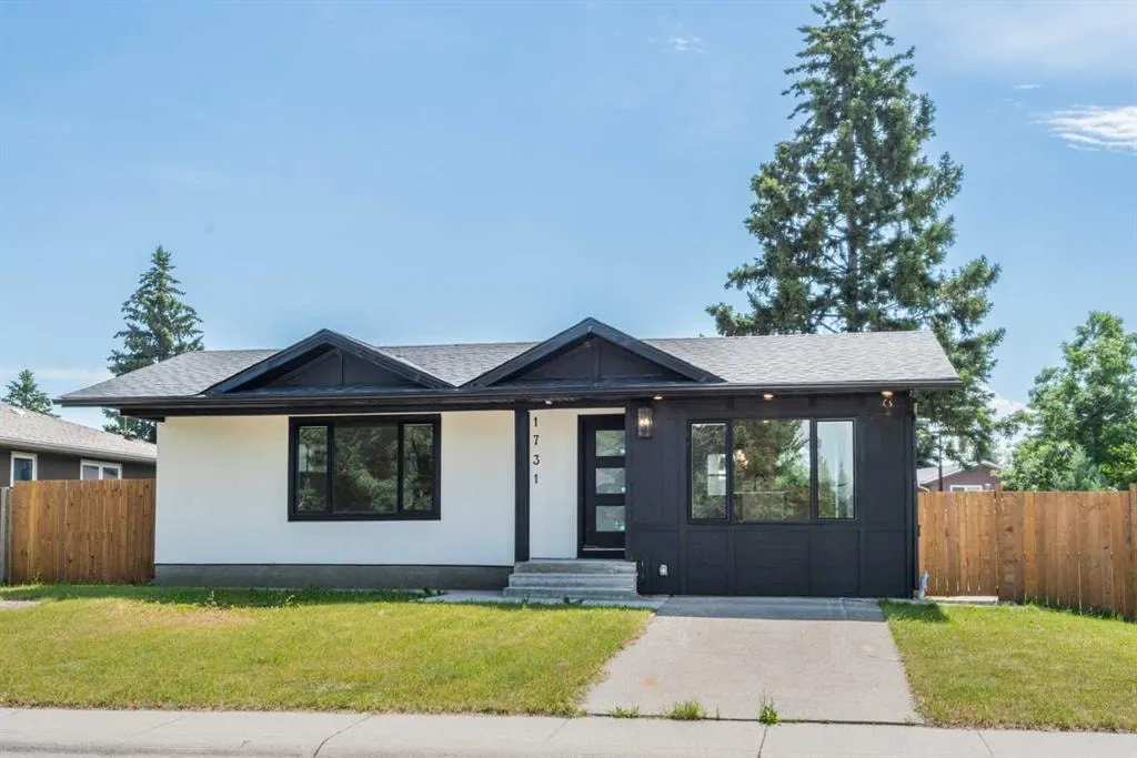 1731 111 Avenue SW — photo 2