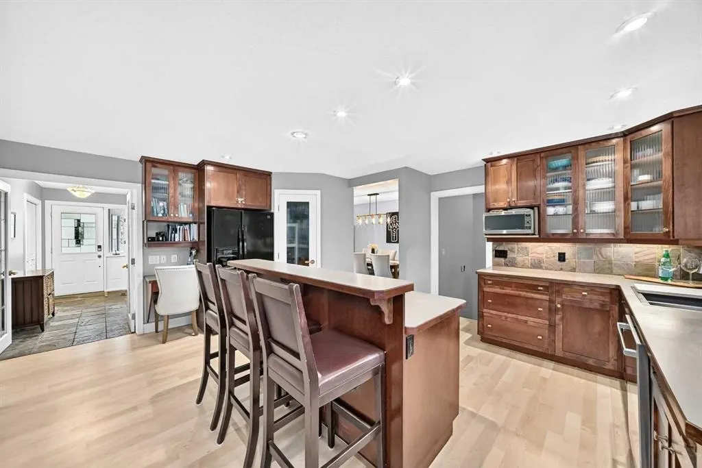520 Oakwood Place SW — photo 3