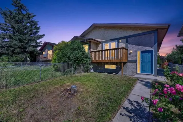 218 Bermuda Drive NW