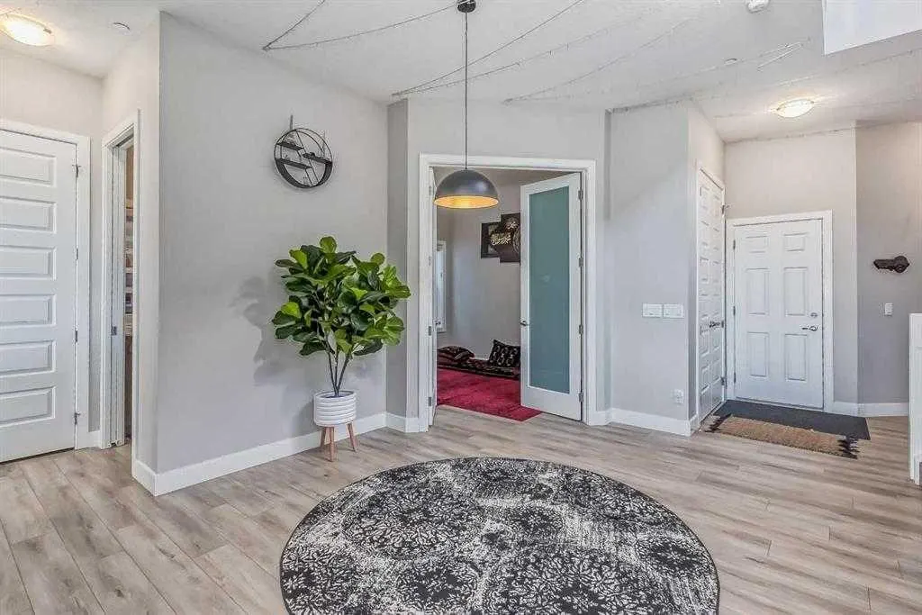 155 Lucas Terrace NW — photo 3