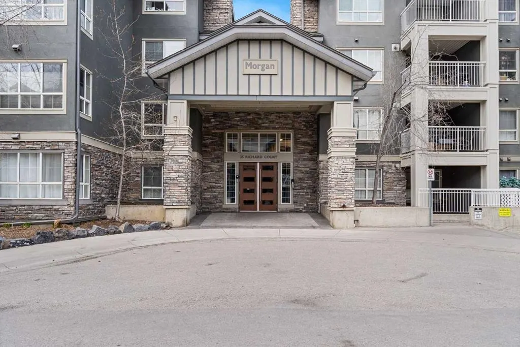 35 Richard Court SW #113 — photo 3
