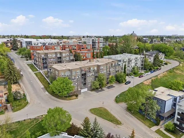 532 5 Avenue NE #305