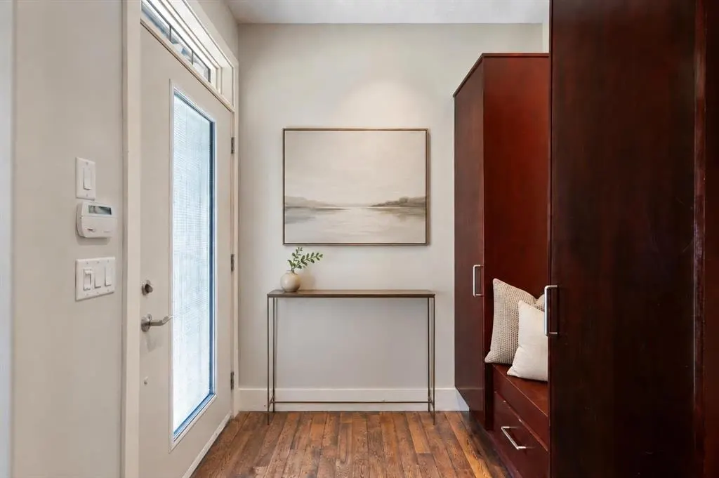 448 25 Avenue NW — photo 3