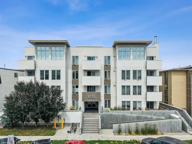 1920 11 Avenue SW #404