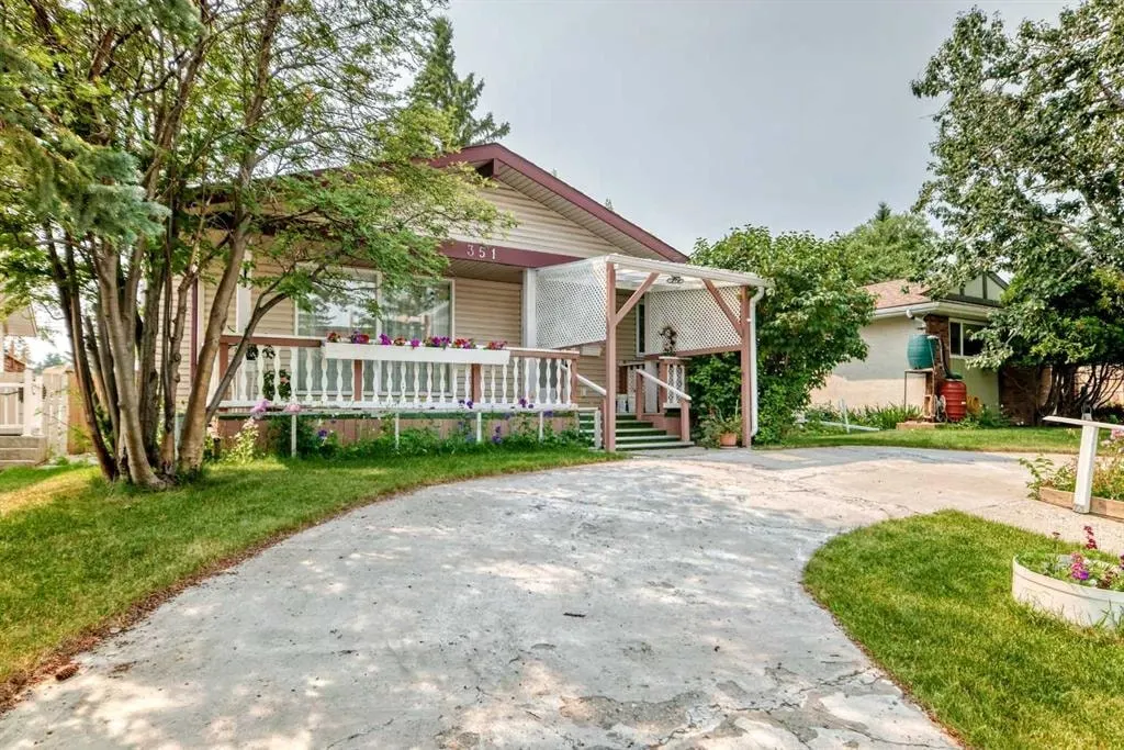 351 Cedarpark Drive SW — photo 2