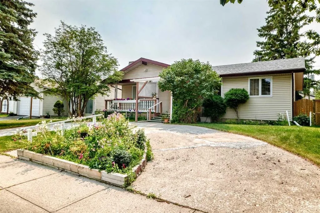 351 Cedarpark Drive SW — photo 3