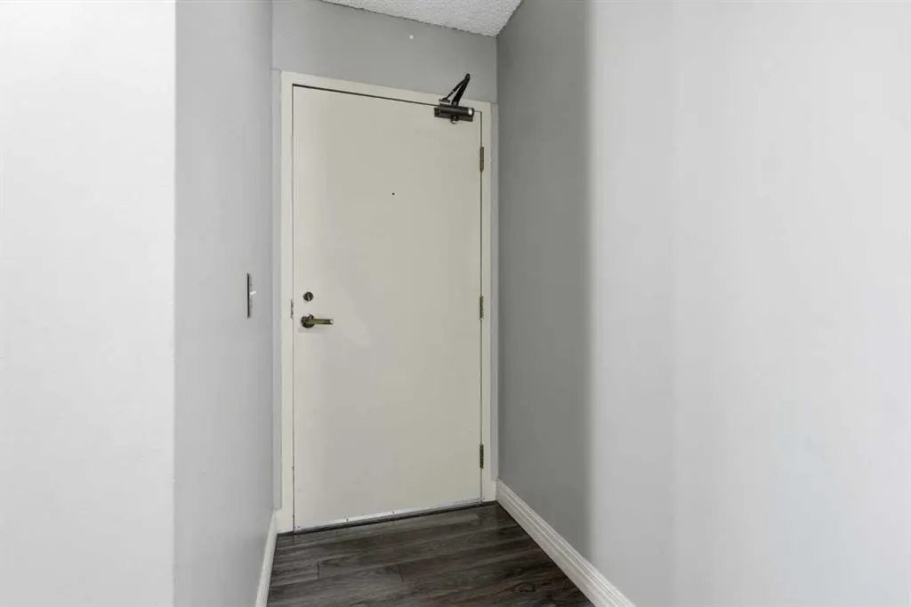 145 Point Drive NW #406 — photo 2