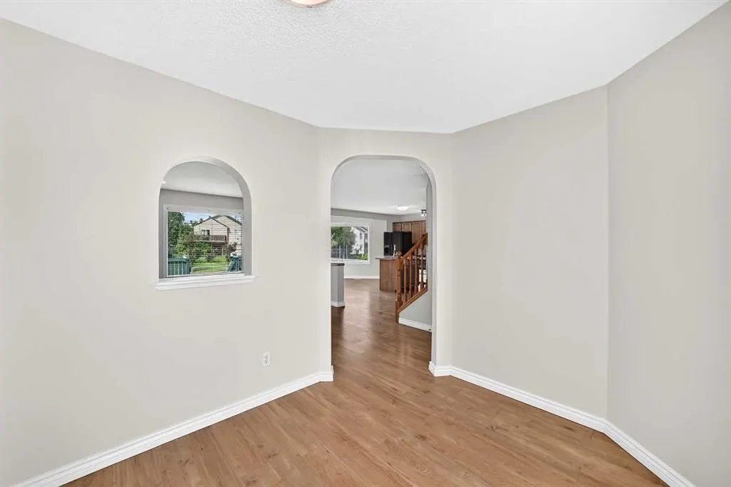 247 Covington Close NE — photo 3