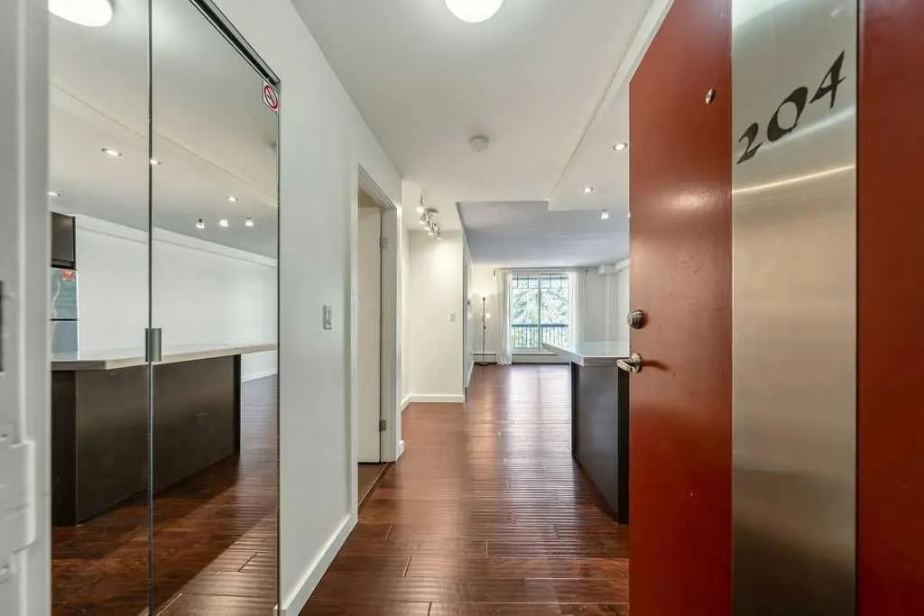 1301 17 Avenue NW #204 — photo 3