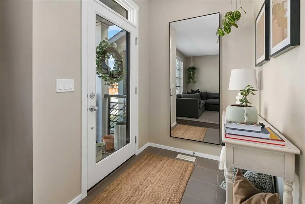 446 Walgrove Way SE — photo 2