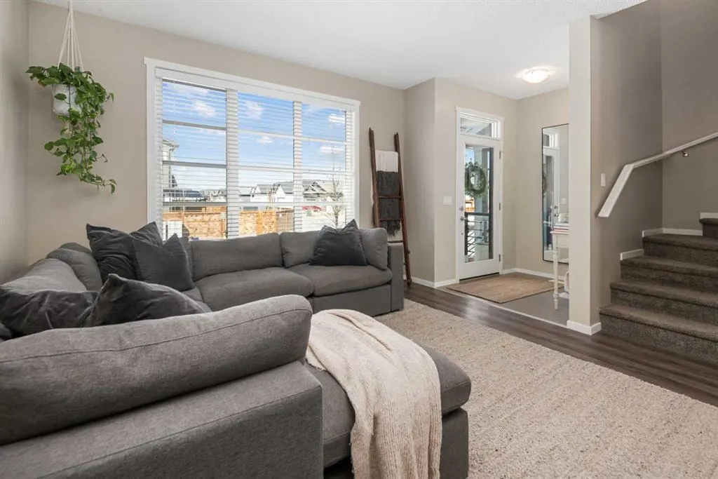 446 Walgrove Way SE — photo 3