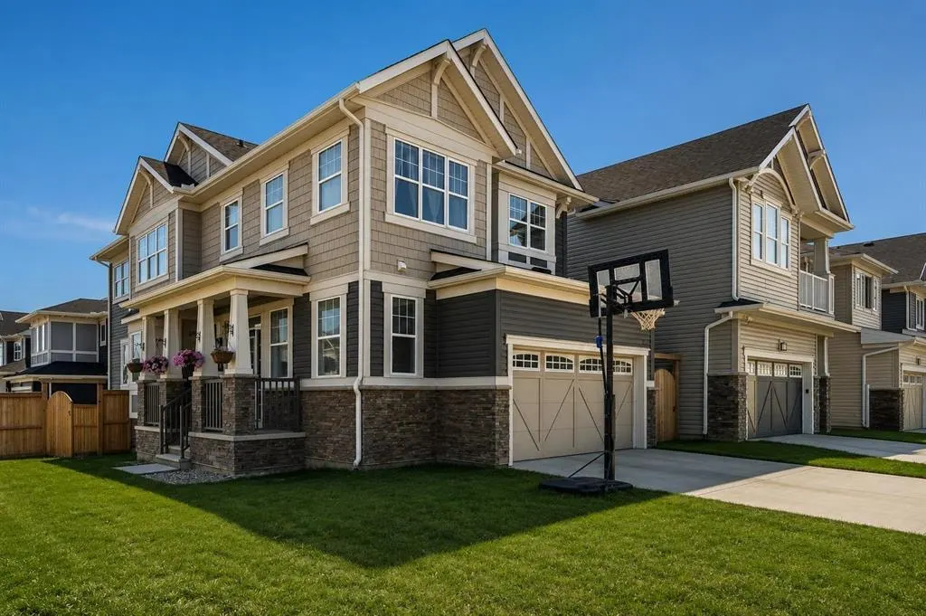 63 Carrington Manor NW — photo 2