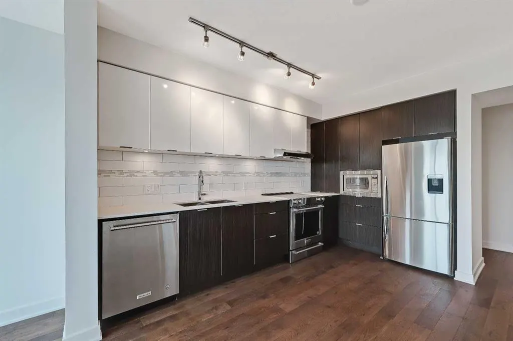 930 6 Avenue SW #3208 — photo 2