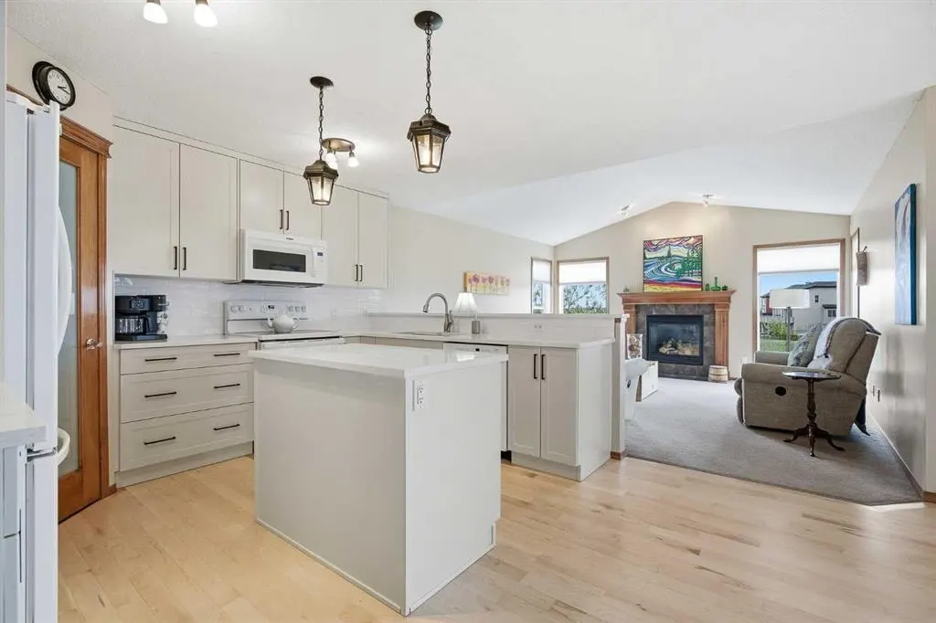 276 Kincora Heights NW — photo 3
