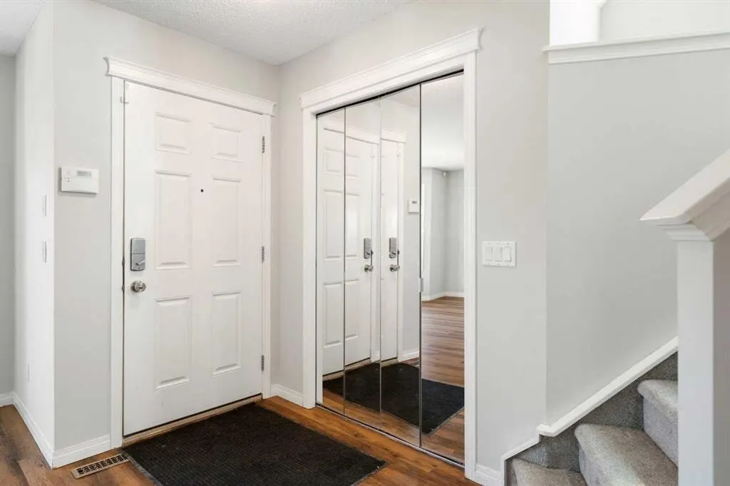 128 Silverado Way SW — photo 3